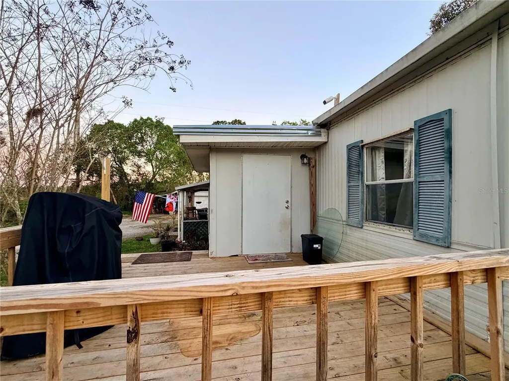498 King Charles Circle Deland FL 32724