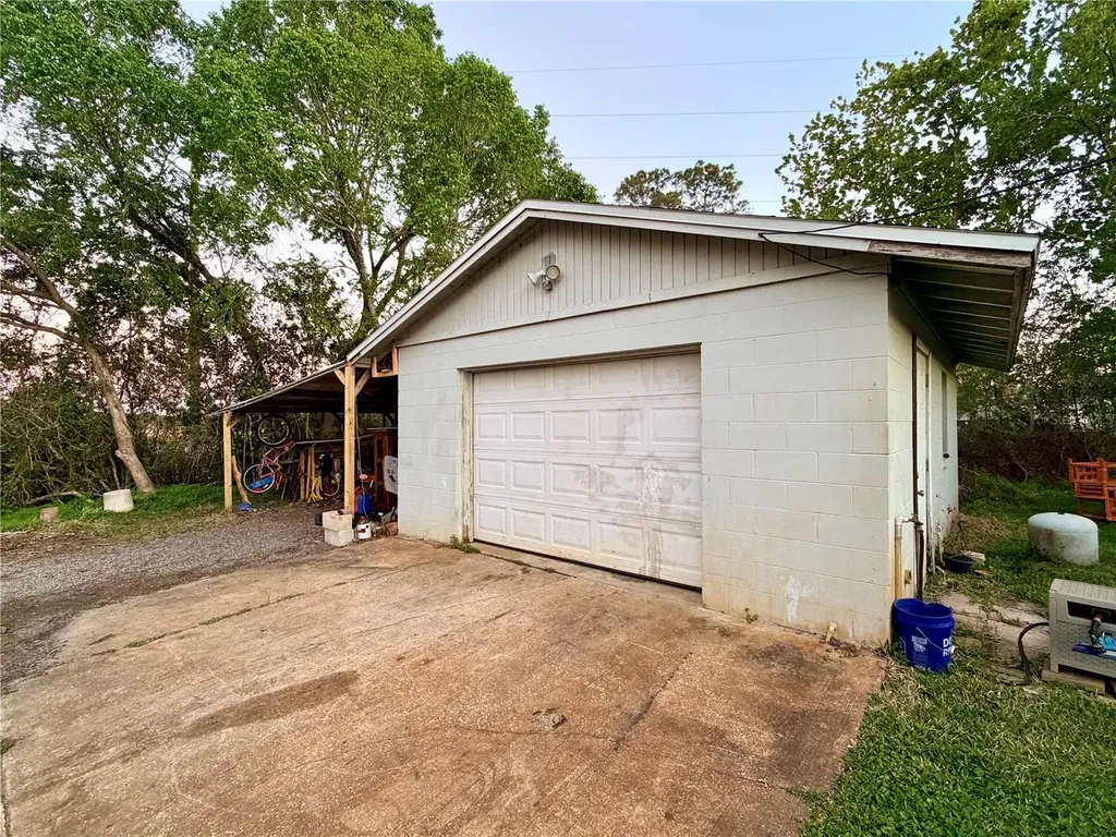 498 King Charles Circle Deland FL 32724