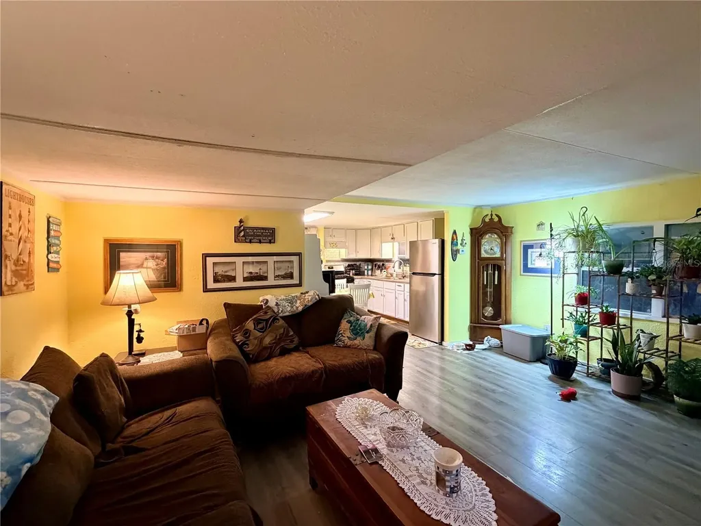 498 King Charles Circle Deland FL 32724