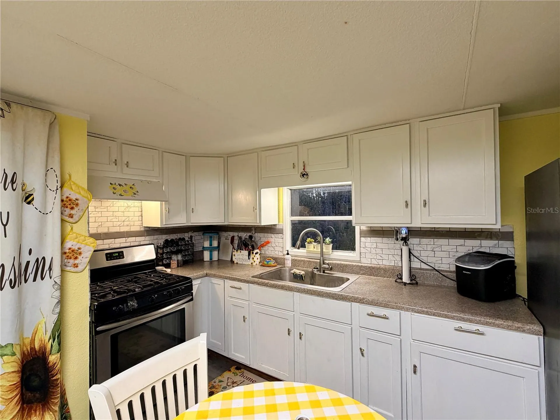 498 King Charles Circle Deland FL 32724