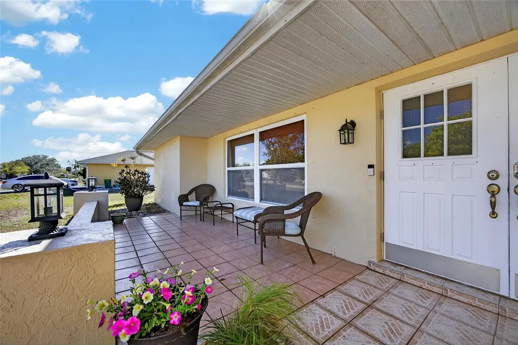441 Chestnut Avenue NW Port Charlotte FL 33952