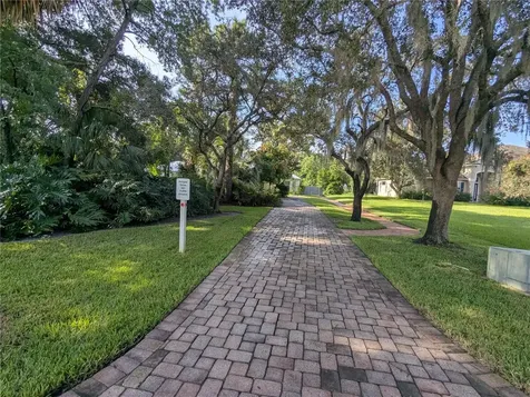 8052 Oak Park Road Orlando FL 32819
