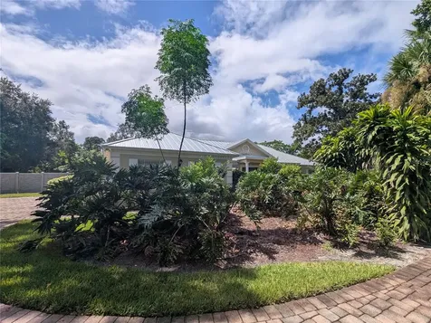 8052 Oak Park Road Orlando FL 32819