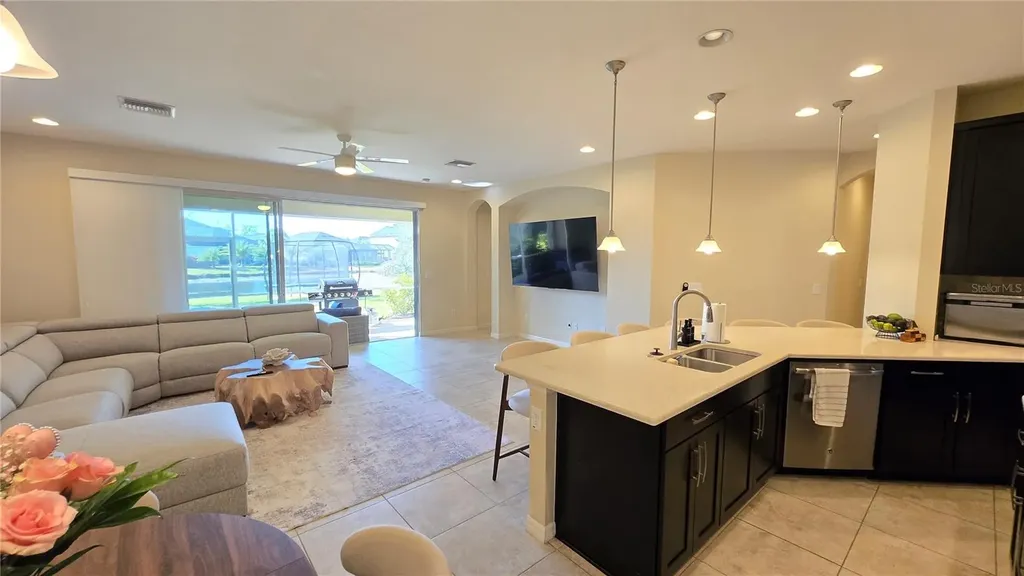 5729 Sunflower Circle Sarasota FL 34238