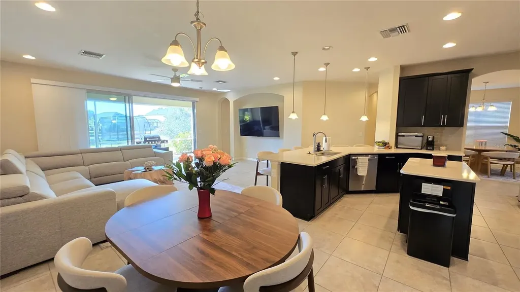 5729 Sunflower Circle Sarasota FL 34238