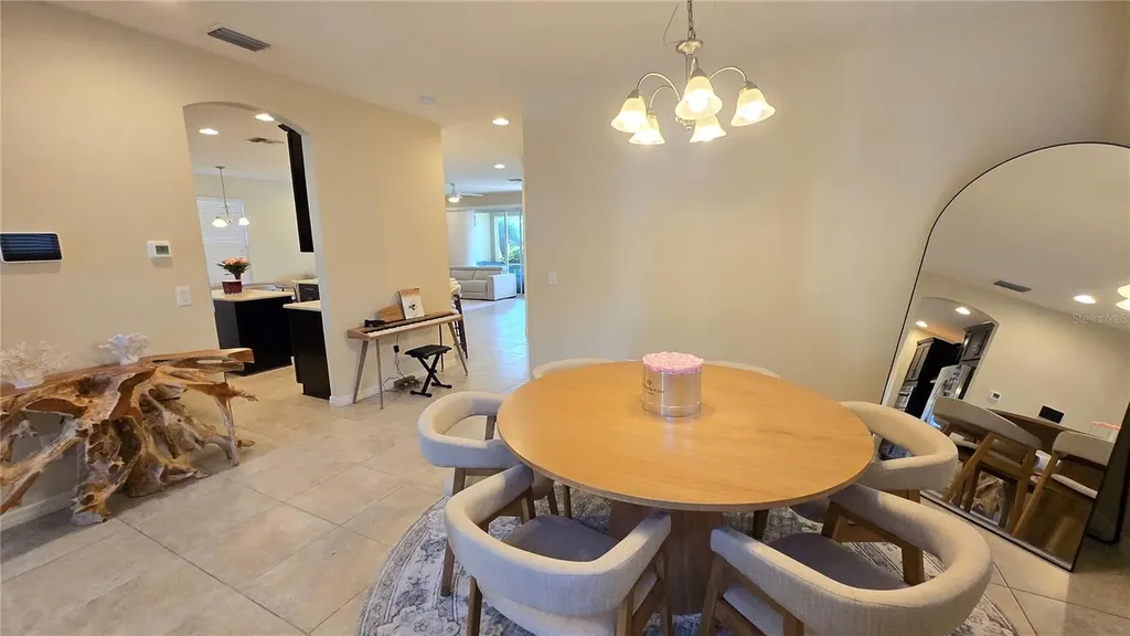5729 Sunflower Circle Sarasota FL 34238