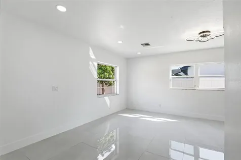 3216 W Beach Street Tampa FL 33607