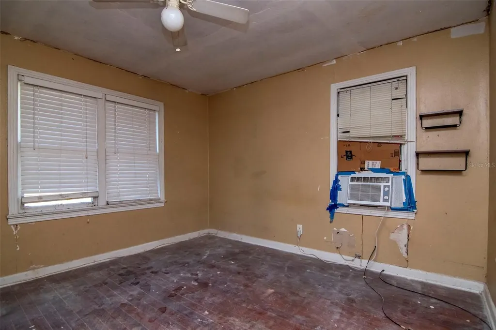 1405 E Cherry Street Plant City FL 33563