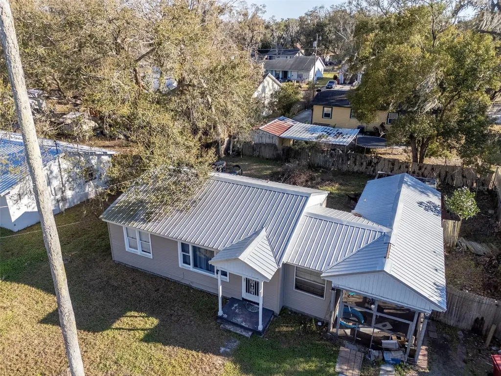 1405 E Cherry Street Plant City FL 33563