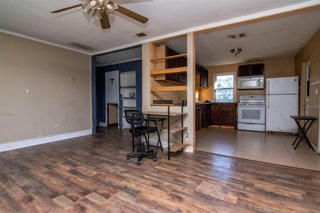1405 E Cherry Street Plant City FL 33563