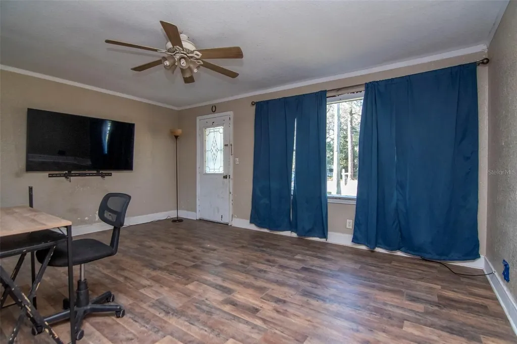 1405 E Cherry Street Plant City FL 33563