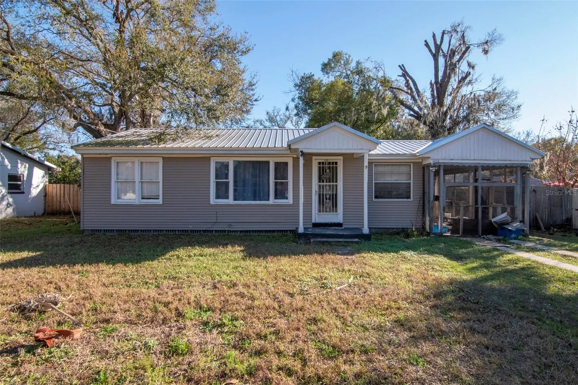 1405 E Cherry Street Plant City FL 33563