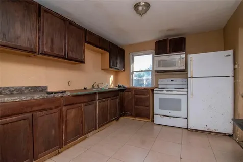 1405 E Cherry Street Plant City FL 33563