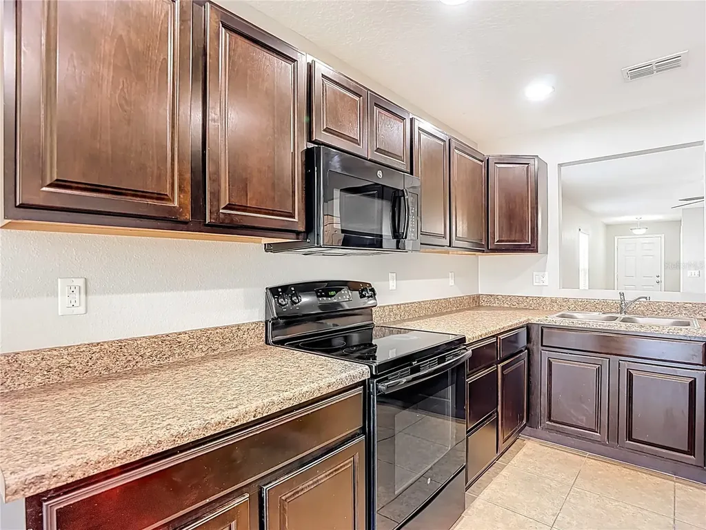 13221 Waterford Castle Drive Dade City FL 33525