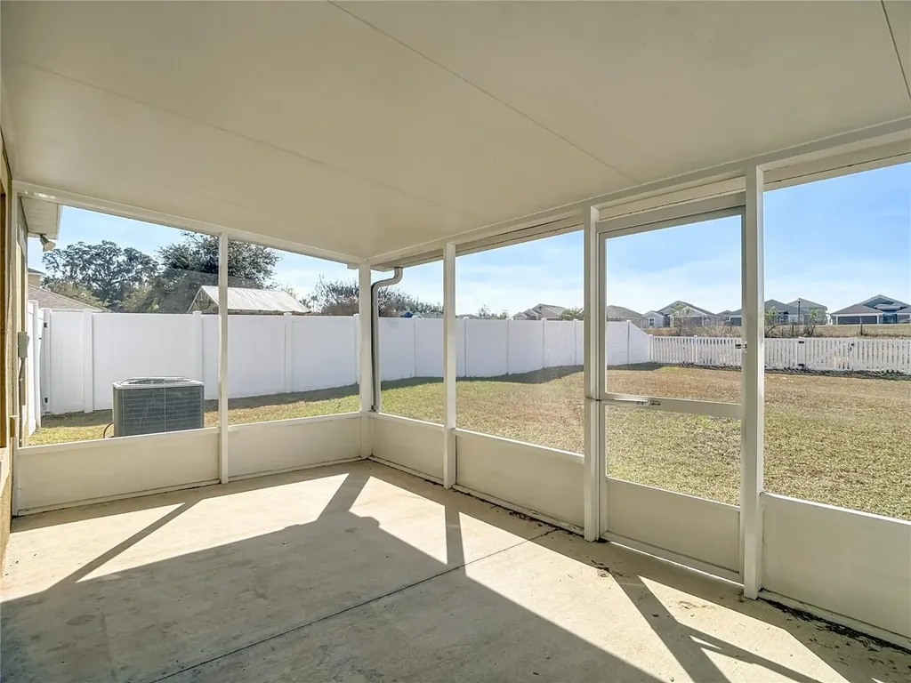 13221 Waterford Castle Drive Dade City FL 33525