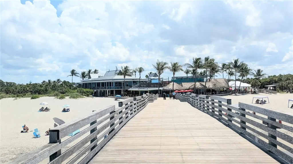 360 Base Avenue E Venice FL 34285
