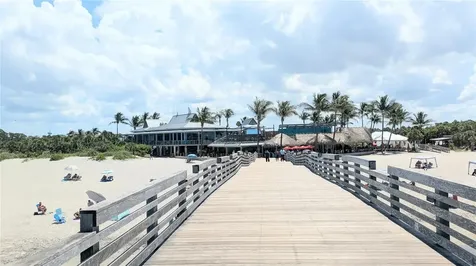 360 Base Avenue E Venice FL 34285