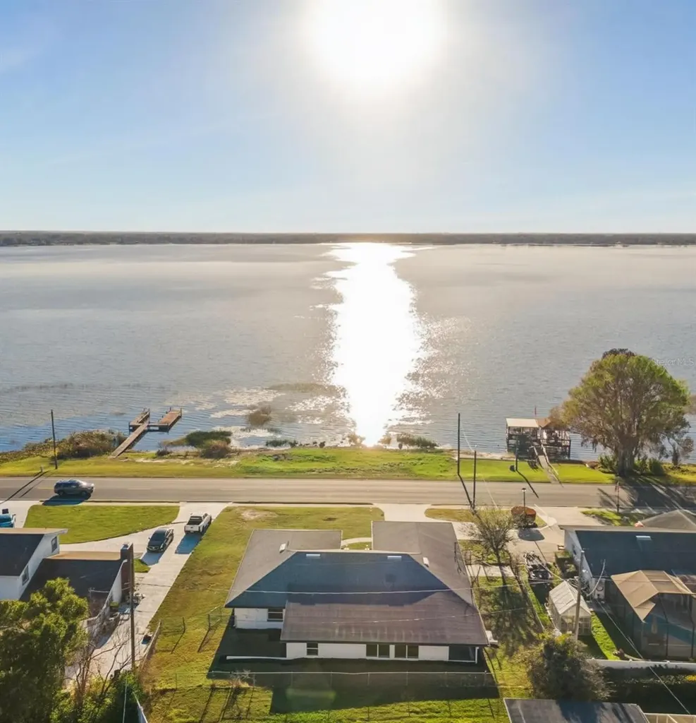 1106 Lake Ariana Boulevard Auburndale FL 33823