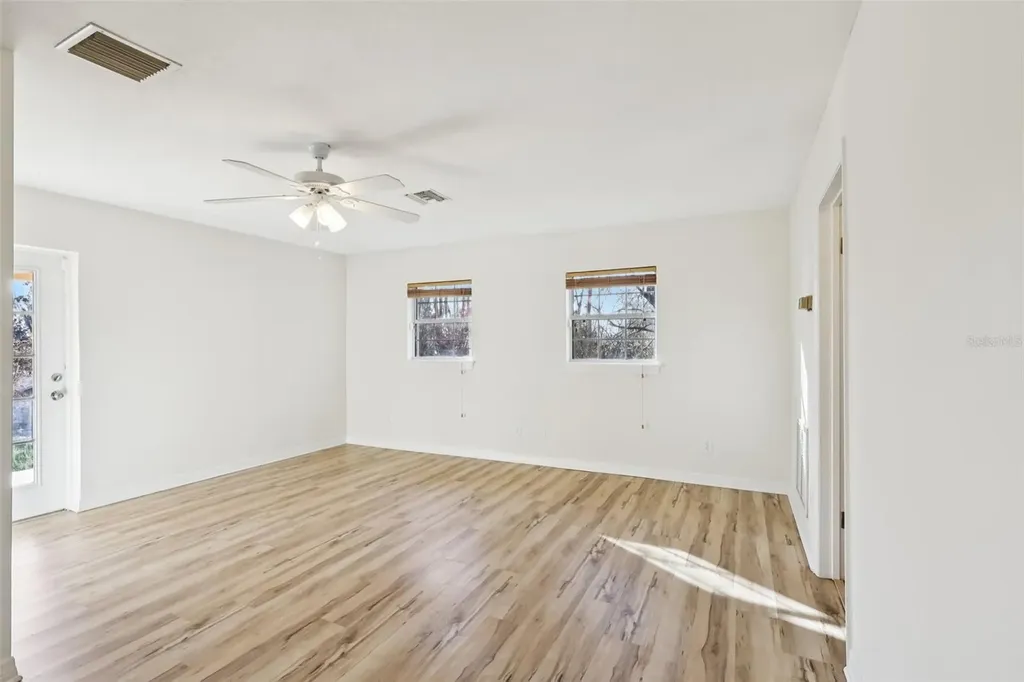 131 E Palmetto Avenue Howey In The Hills FL 34737