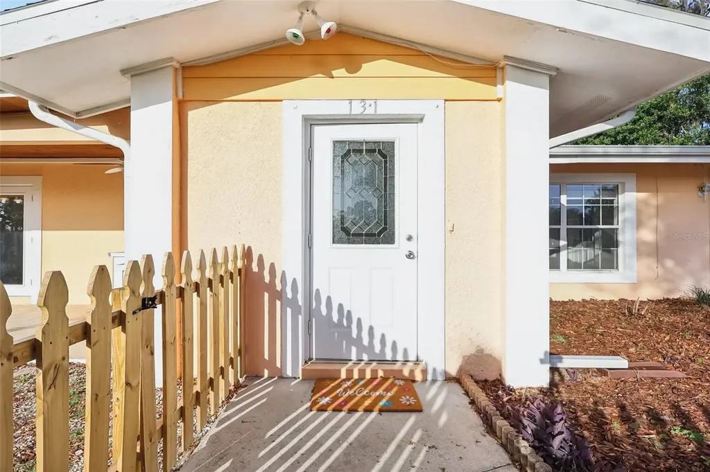 131 E Palmetto Avenue Howey In The Hills FL 34737