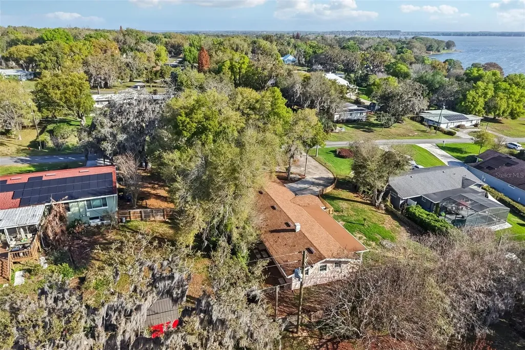 131 E Palmetto Avenue Howey In The Hills FL 34737