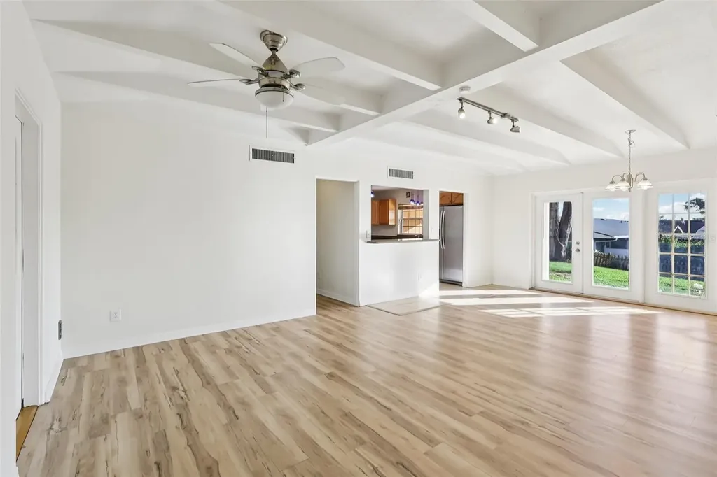 131 E Palmetto Avenue Howey In The Hills FL 34737