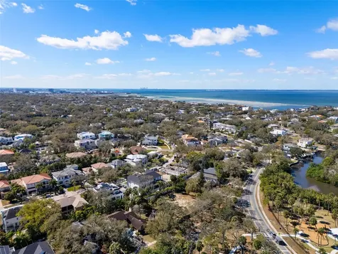 4628 W Bay To Bay Boulevard Tampa FL 33629