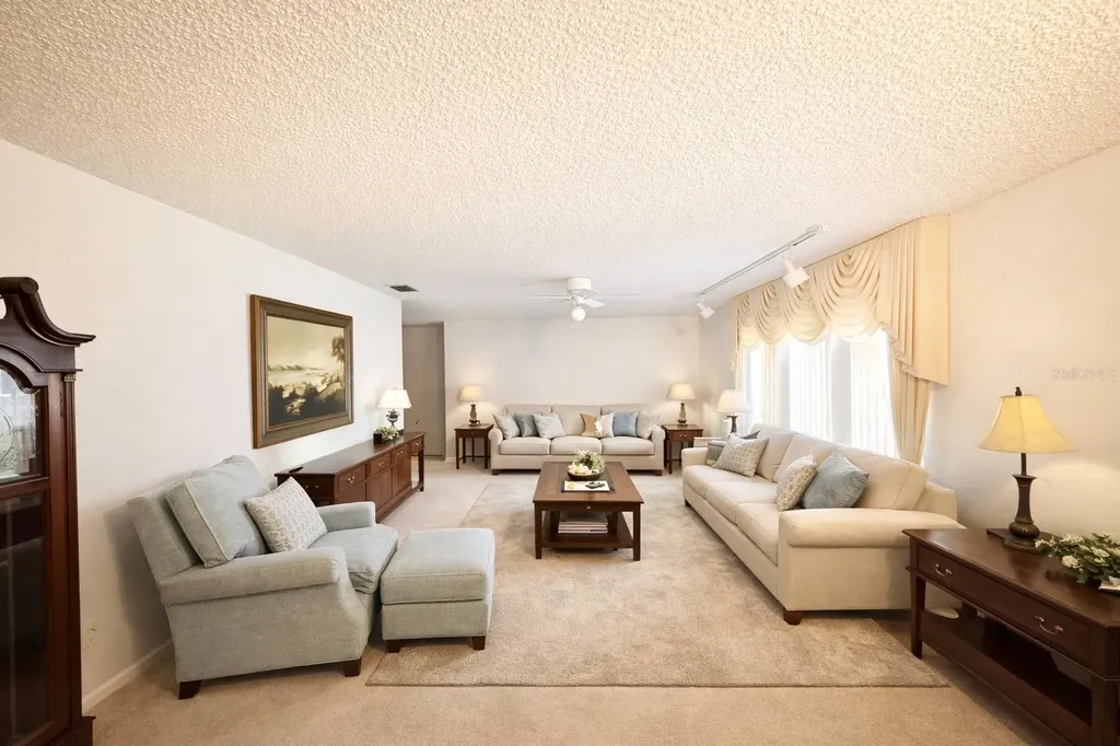 1813 Maine Court Tavares FL 32778