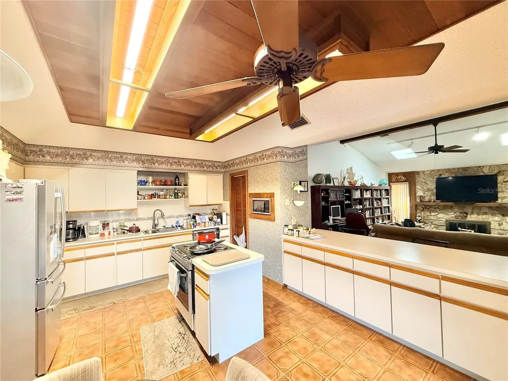 1813 Maine Court Tavares FL 32778