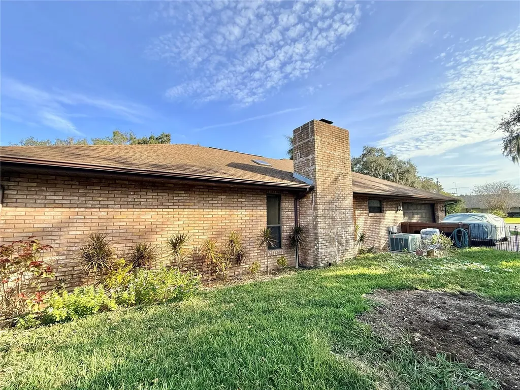 1813 Maine Court Tavares FL 32778