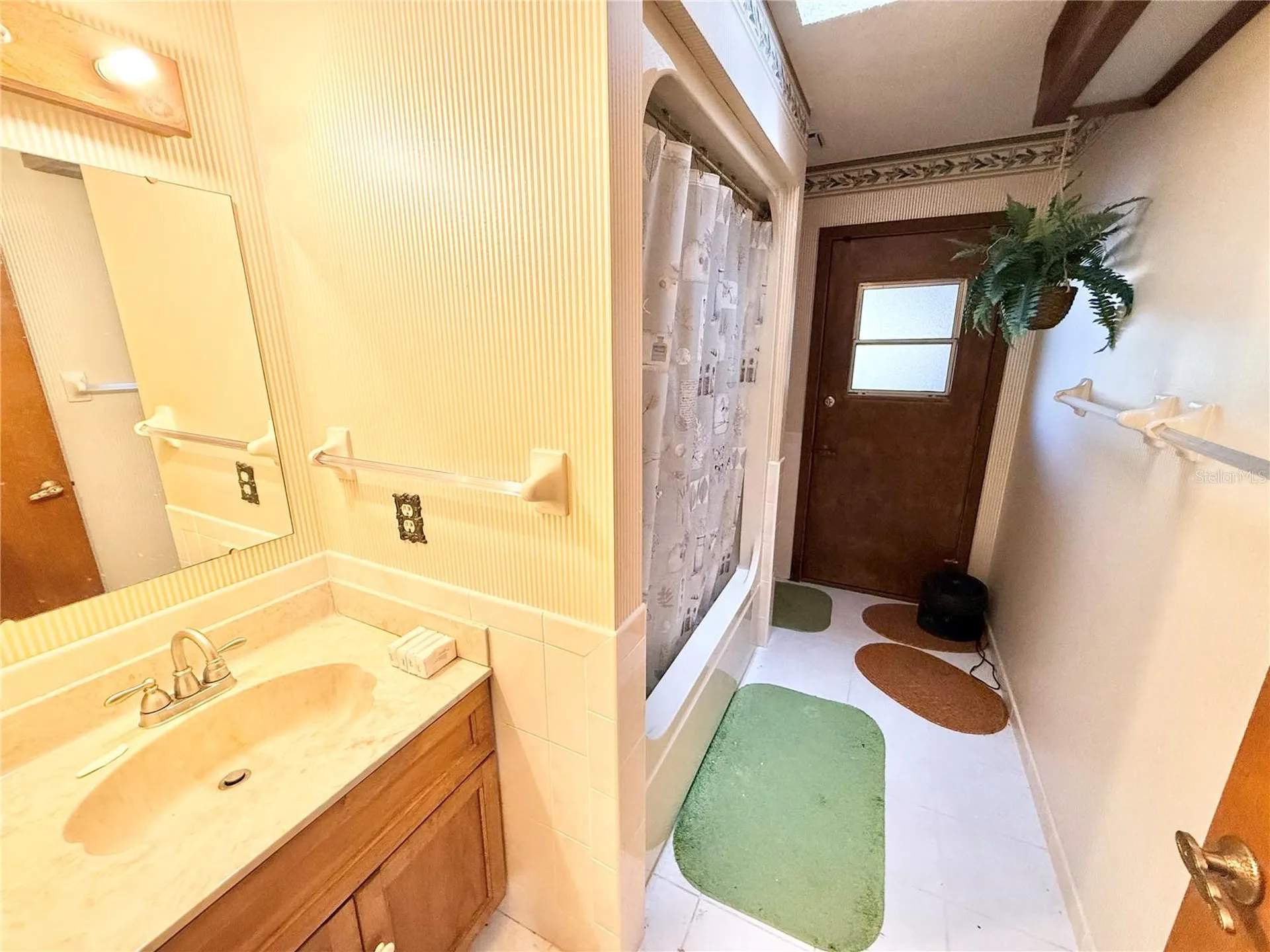 1813 Maine Court Tavares FL 32778