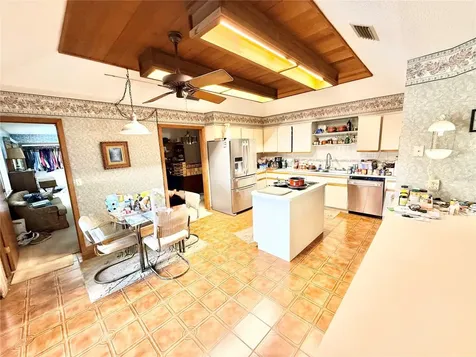 1813 Maine Court Tavares FL 32778