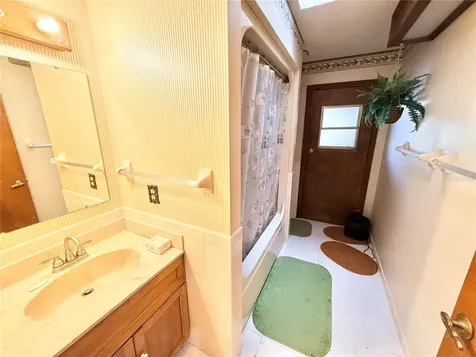 1813 Maine Court Tavares FL 32778