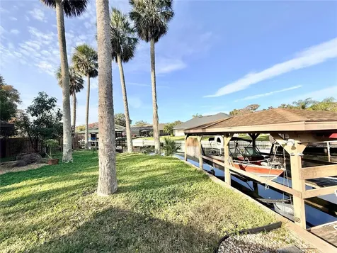 1813 Maine Court Tavares FL 32778