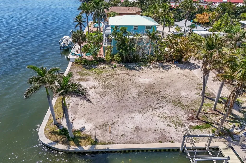 407 20th Place Bradenton Beach FL 34217