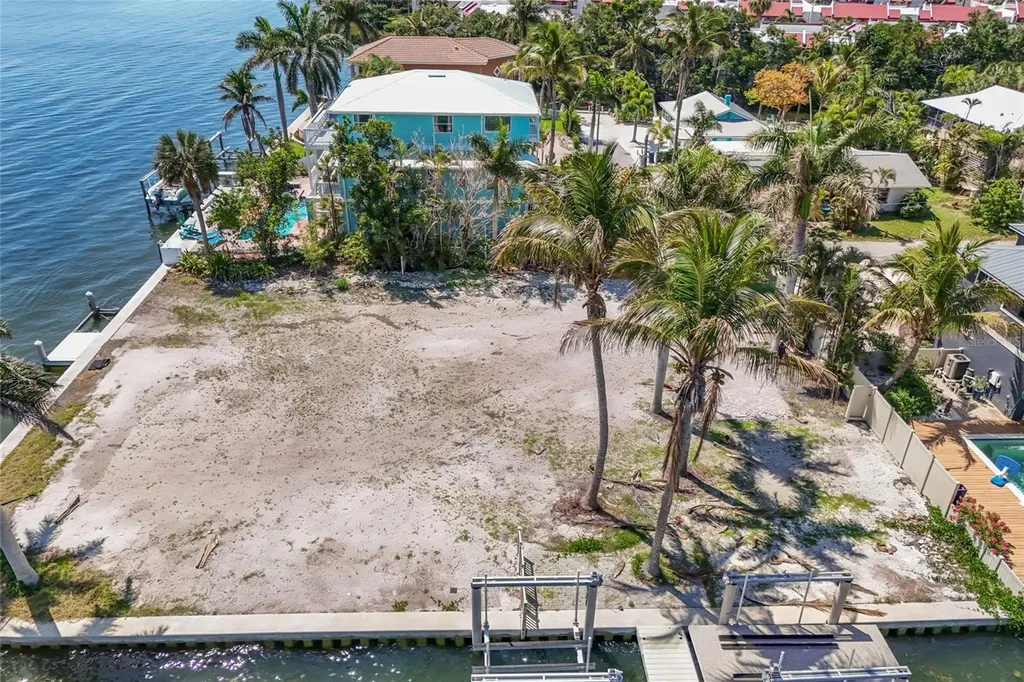 407 20th Place Bradenton Beach FL 34217