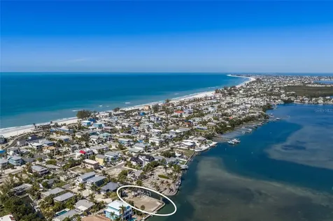 407 20th Place Bradenton Beach FL 34217