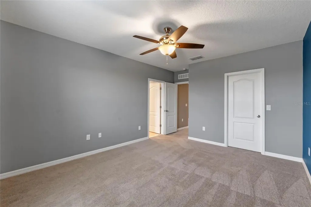 961 Lido Drive Howey In The Hills FL 34737
