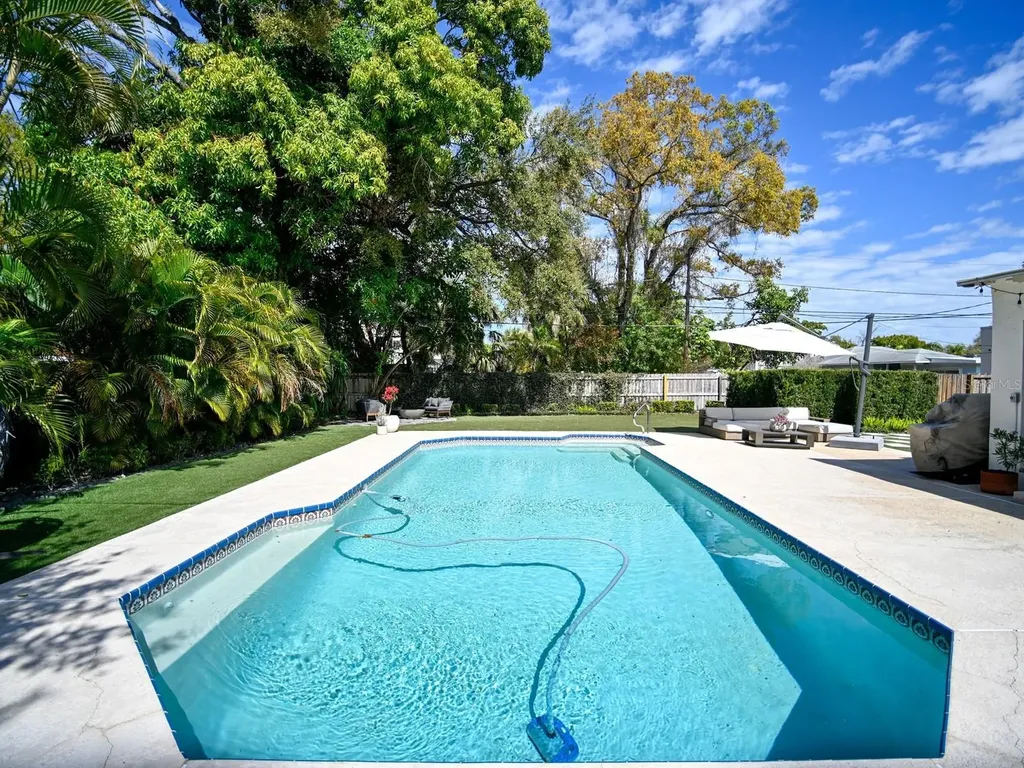6251 10th Avenue S Gulfport FL 33707