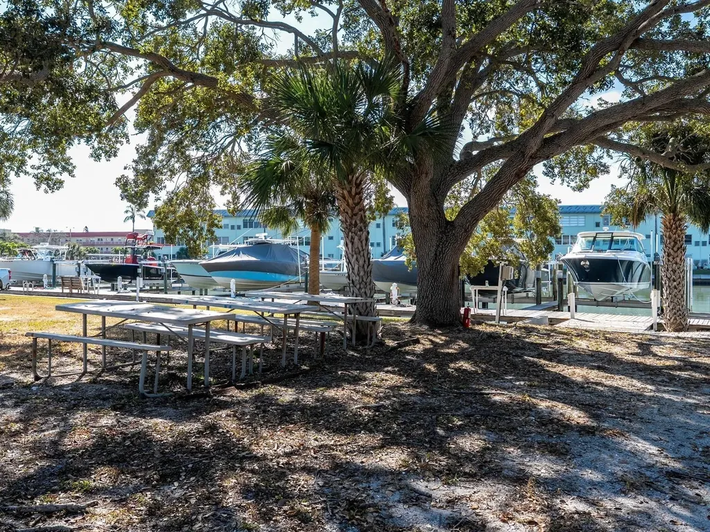 6251 10th Avenue S Gulfport FL 33707