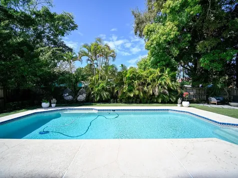 6251 10th Avenue S Gulfport FL 33707