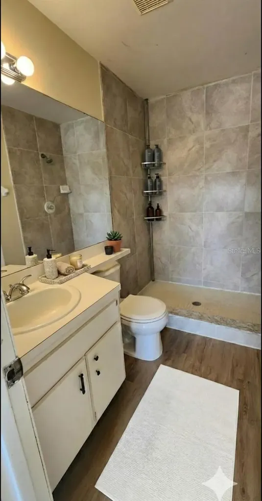 6050 Scotchwood Glen Orlando FL 32822