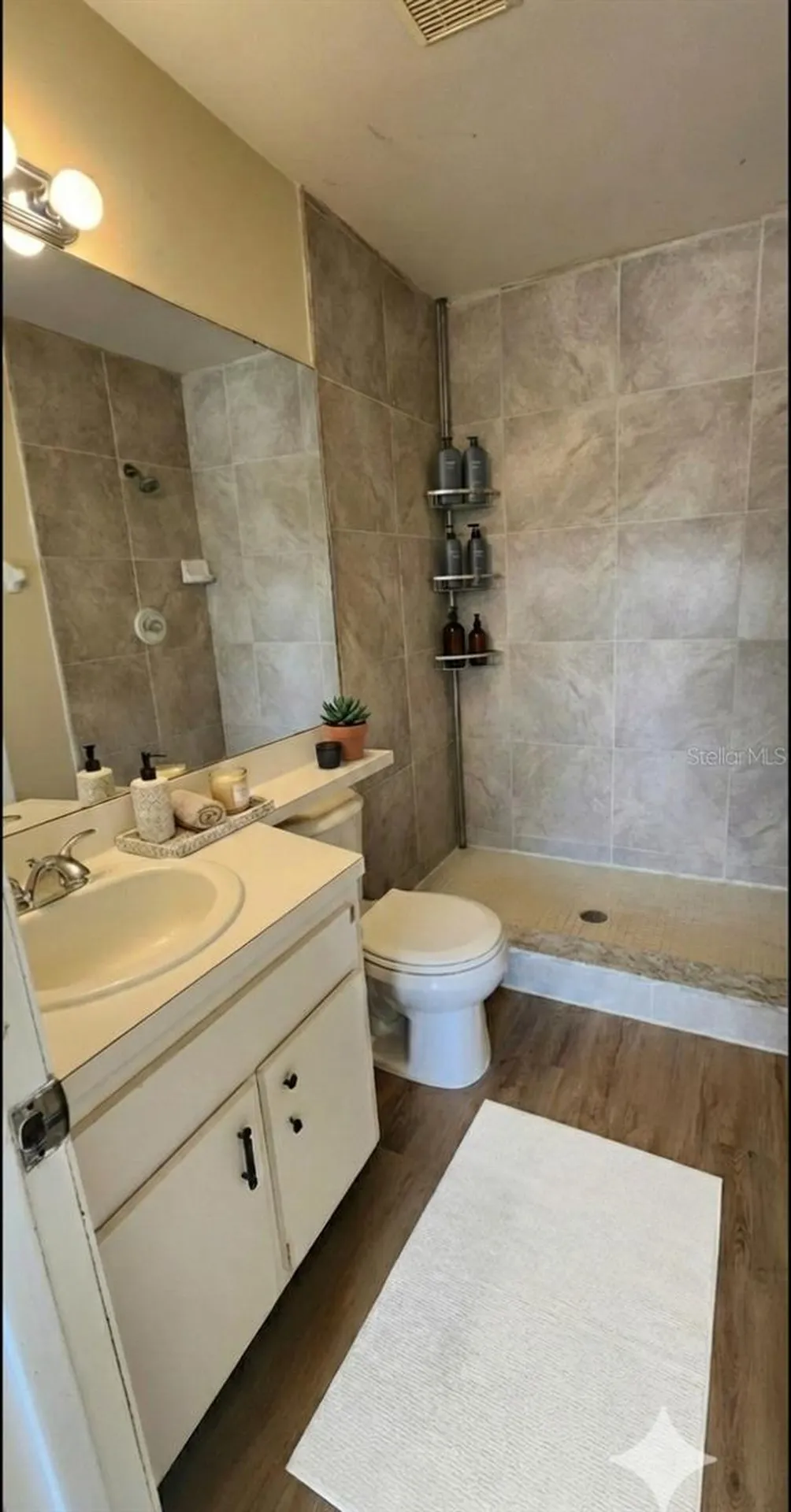 6050 Scotchwood Glen Orlando FL 32822