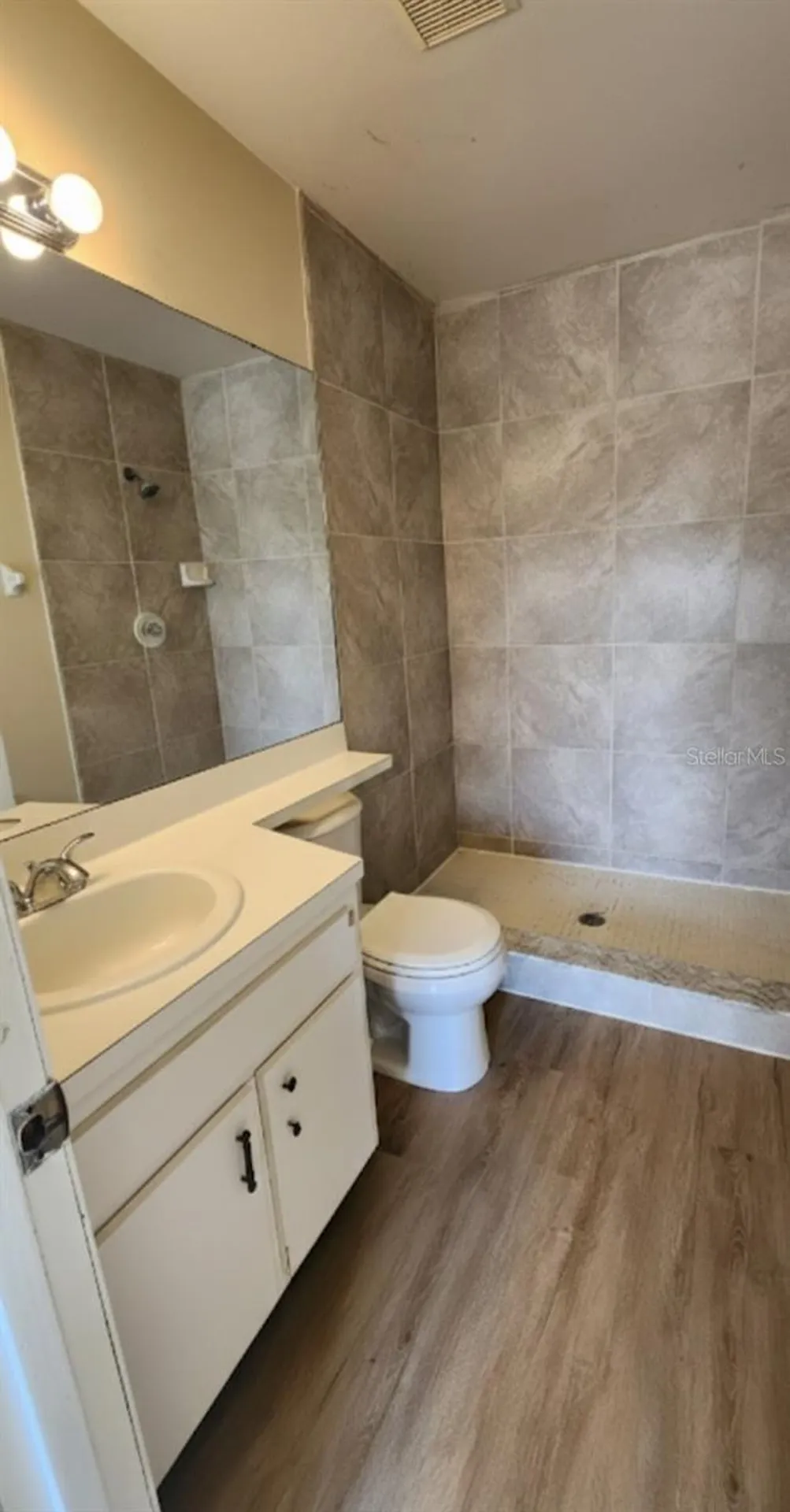6050 Scotchwood Glen Orlando FL 32822