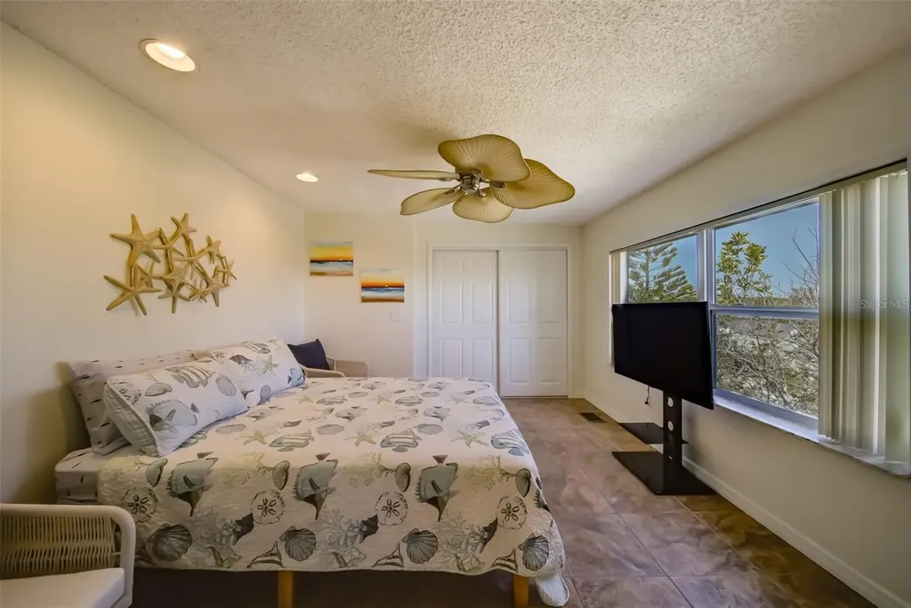 18111 1st Street E Redington Shores FL 33708
