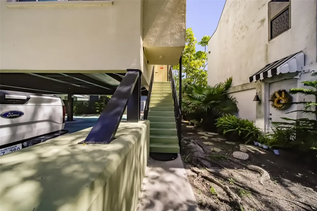 18111 1st Street E Redington Shores FL 33708