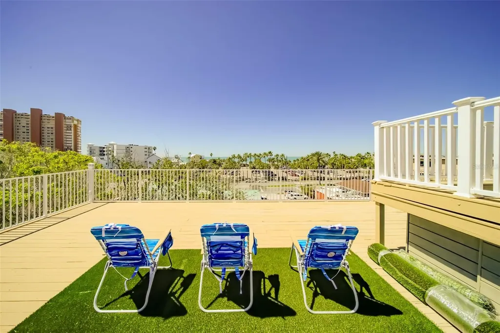 18111 1st Street E Redington Shores FL 33708