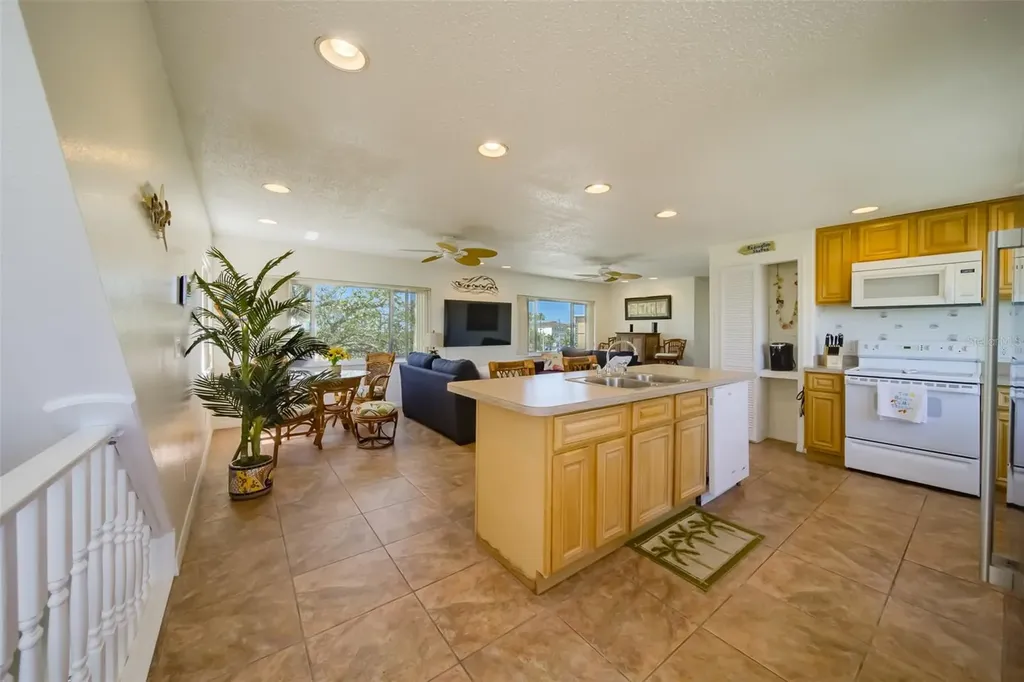 18111 1st Street E Redington Shores FL 33708