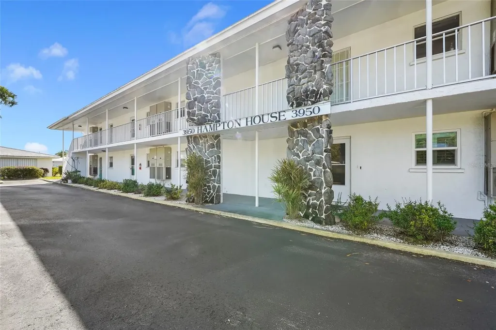 3950 Roxane Boulevard Sarasota FL 34235