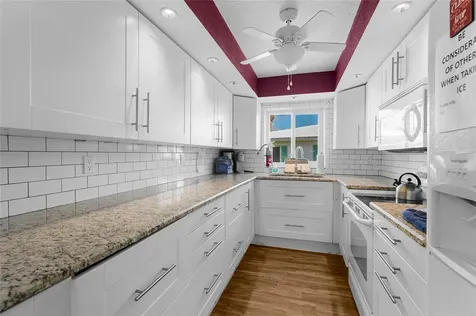 3950 Roxane Boulevard Sarasota FL 34235